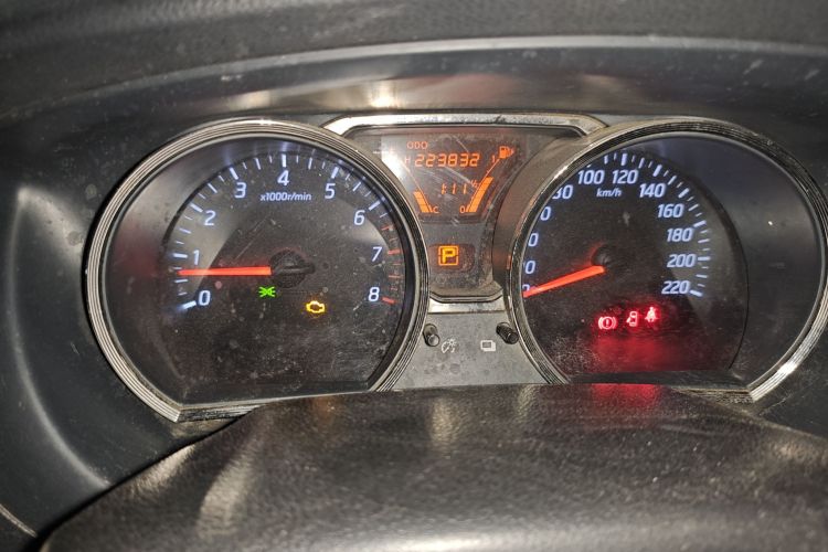 日产 骊威 2013款 劲锐 1.6XL CVT舒适版中控内饰14