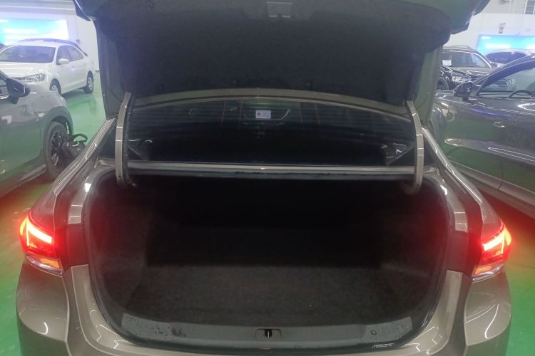 别克 英朗 2021款 1.3T 自动轻混动精英型机舱底盘23