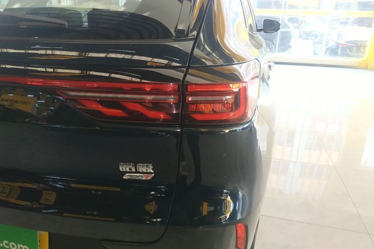 东风风神 皓极 2022款 马赫动力 1.5T 敢爱版车身外观9