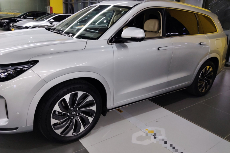 鸿蒙智行 问界M7 2024款 1.5T 后驱Plus版 5座车身外观4