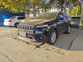 Jeep 自由光 2016款 2.4L 专业智能版