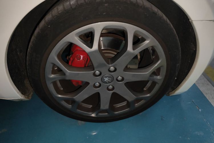 玛莎拉蒂 GranTurismo 2007款 4.2L 标准版车身外观10