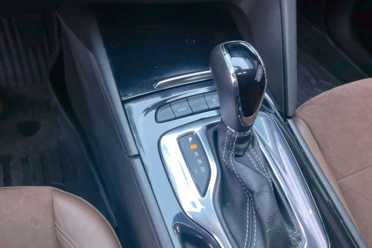 别克 君威 2017款 20T 豪华型局部细节18