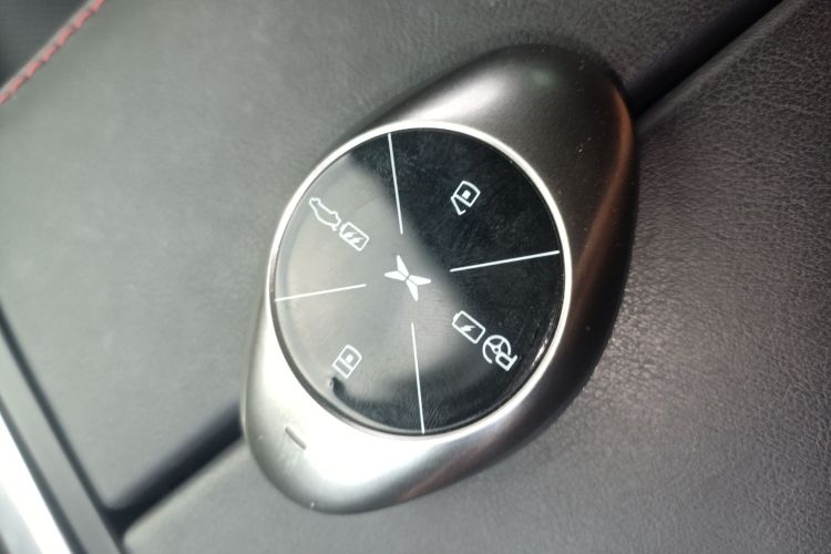 小鹏P7 2020款 后驱长续航智行版中控内饰11