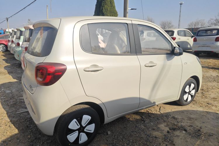 五菱汽车 宏光MINIEV 2025款 四门版 进阶款车身外观4