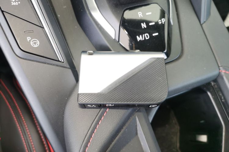 领克06 2021款 1.5T Shero粉色特别版中控内饰11