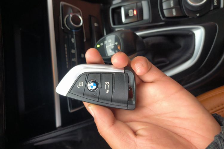 宝马2系旅行车 2016款 218i 时尚型中控内饰11