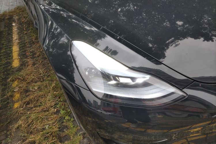 特斯拉 Model 3 2022款 后轮驱动版车身外观8