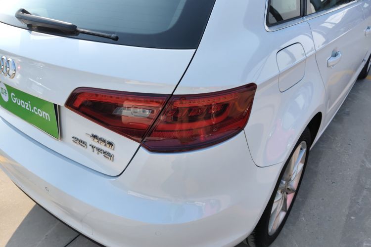 奥迪A3 2014款 Sportback 35 TFSI 自动舒适型车身外观9