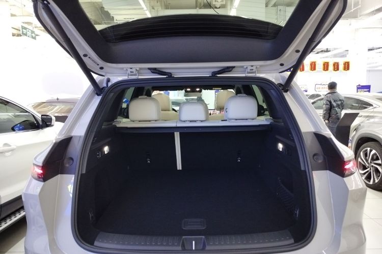 理想汽车 理想L6 2024款 Pro机舱底盘23