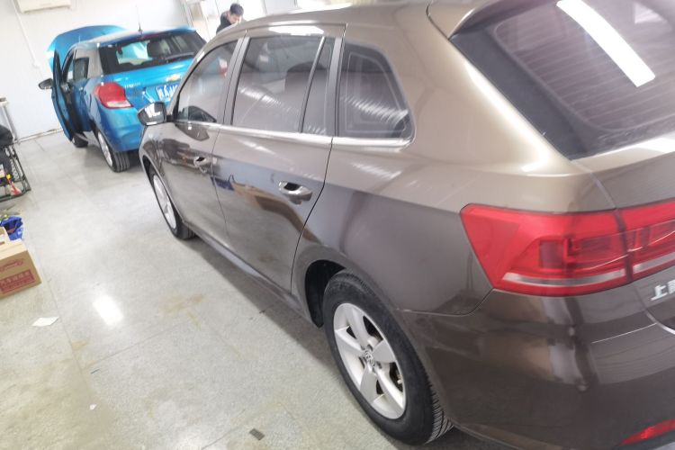 大众 朗行 2013款 1.6L 自动风尚型车身外观4