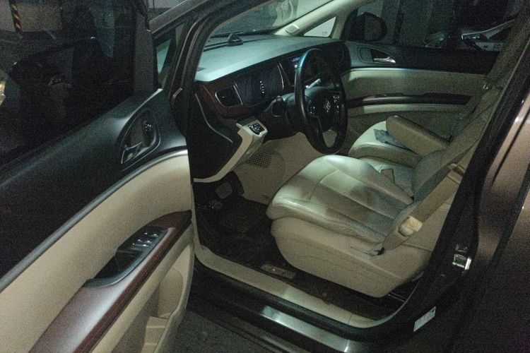 别克GL8 2017款 25S 豪华型 国V中控内饰7003