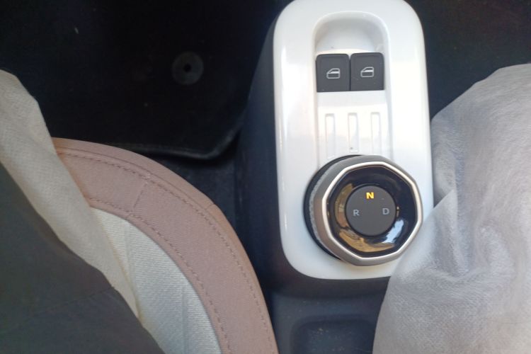 吉利银河 熊猫 2025款 210km 元气熊中控内饰18