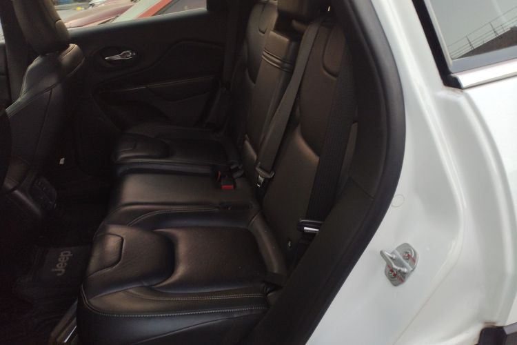 Jeep 自由光 2017款 2.0L 优越版中控内饰21