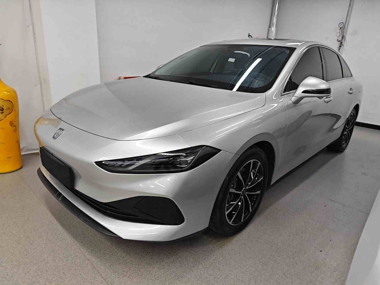 荣威D7 2025款 DMH 125km 世界冠军卓越版(2)