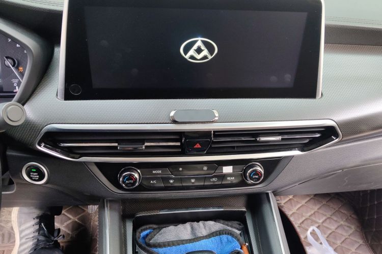 上汽大通MAXUS D90 2017款 2.0T 自动两驱 水星基础版中控内饰16