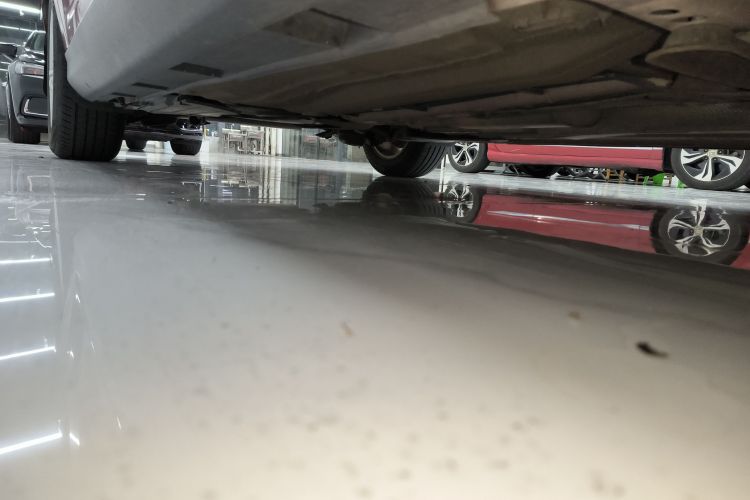 福特 福克斯 2012款 三厢 1.6L 自动风尚型机舱底盘29