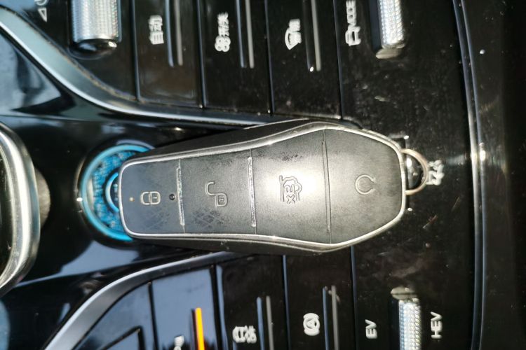 比亚迪 秦PLUS 2023款 冠军版 DM-i 55KM领先型中控内饰7001