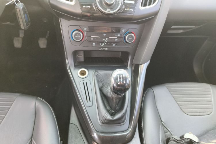 福特 福克斯 2015款 两厢 EcoBoost 125 手动超能风尚型局部细节18