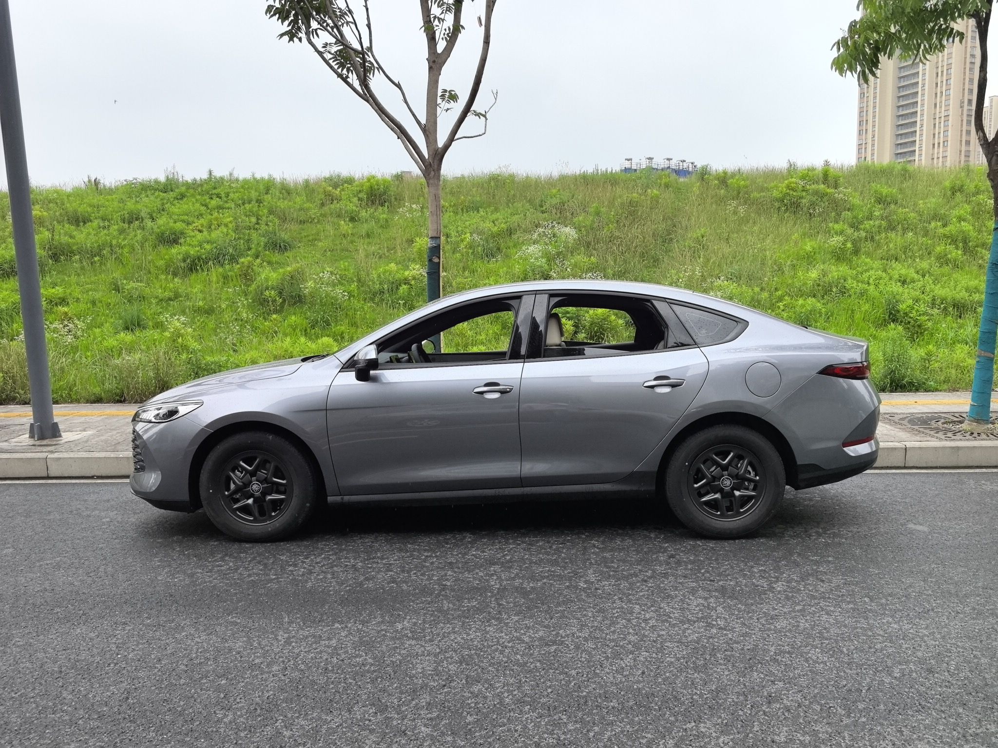 比亚迪 秦PLUS 2025款 DM-i 智驾版 55KM领先型