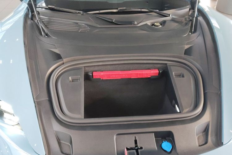 保时捷 2022款 Taycan机舱底盘24