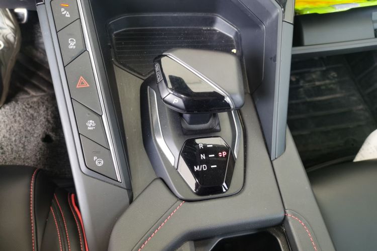 领克06 2021款 1.5T Shero粉色特别版中控内饰18