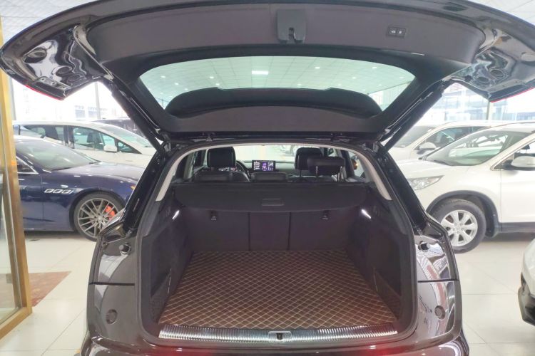 奥迪Q5L 2024款 45 TFSI 豪华动感型机舱底盘23