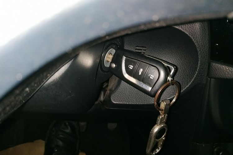 丰田 雷凌 2014款 1.6G CVT精英版中控内饰11