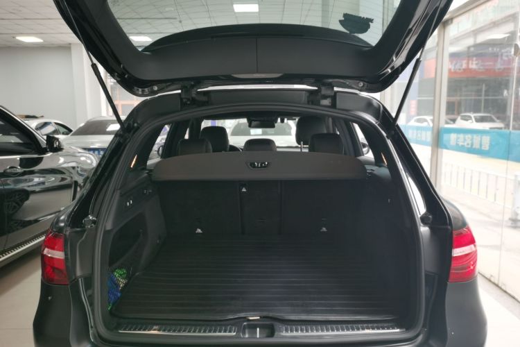 奔驰GLC AMG 2018款 AMG GLC 63 4MATIC+机舱底盘23