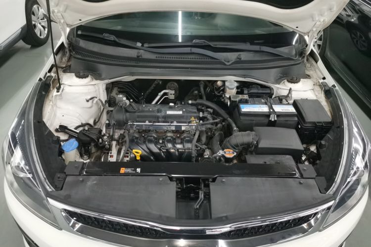 起亚 KX CROSS 2018款 1.6L 自动灵动天窗版机舱底盘24