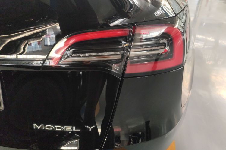 特斯拉 Model Y 2022款 改款 后轮驱动版车身外观6006