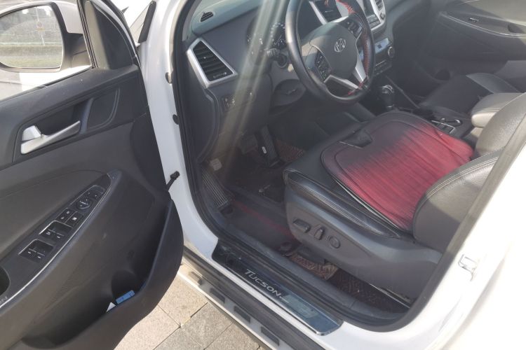 现代 途胜 2018款 1.6T 双离合两驱15周年特别版中控内饰7003