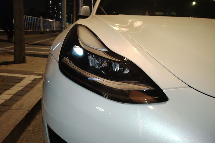 特斯拉 Model 3 2022款 后轮驱动版车身外观8