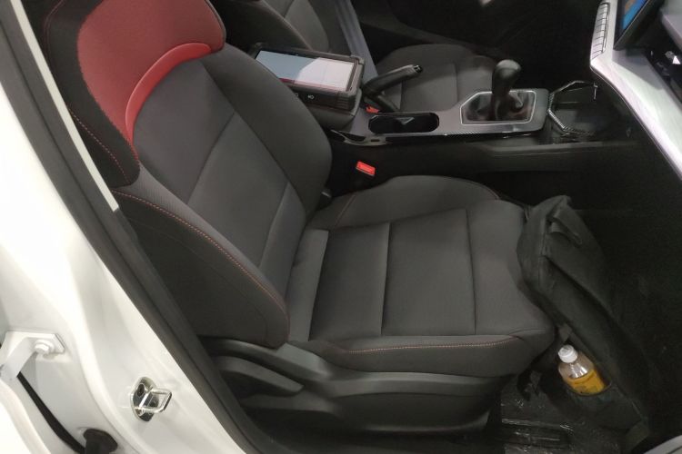 名爵 MG5 2023款 180DVVT 手动风尚版局部细节41