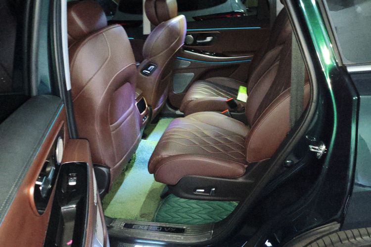 星途揽月 2023款 400T 四驱星尊版 6座中控内饰21