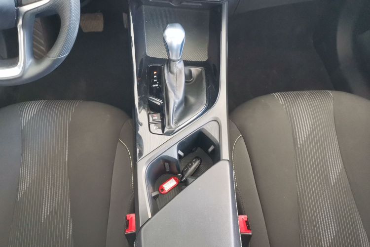 荣威i5 2021款 1.5L CVT铂金版中控内饰18