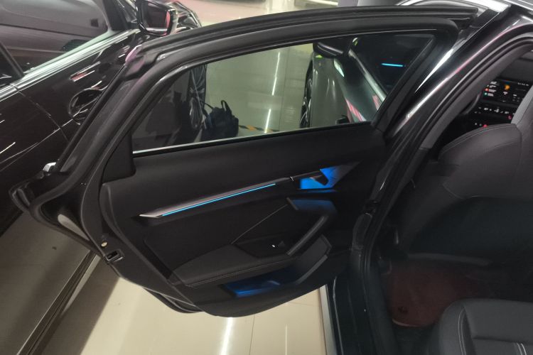 奥迪A3 2023款 改款 A3L Limousine 35 TFSI 时尚运动型中控内饰7008