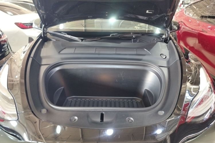 特斯拉 Model Y 2021款 标准续航后驱版机舱底盘24