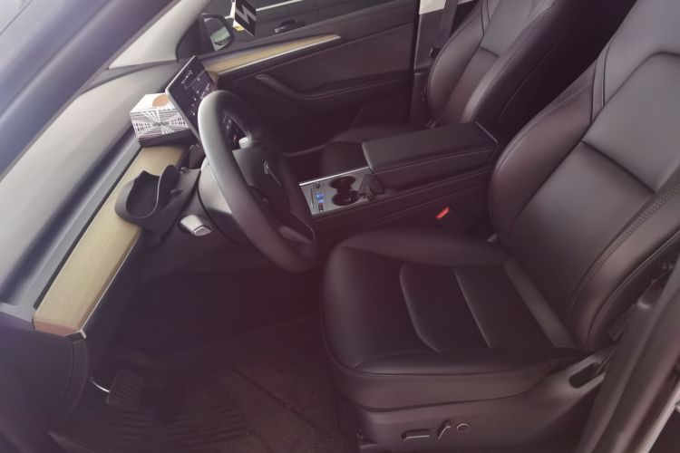 特斯拉 Model Y 2022款 改款 长续航全轮驱动版局部细节19