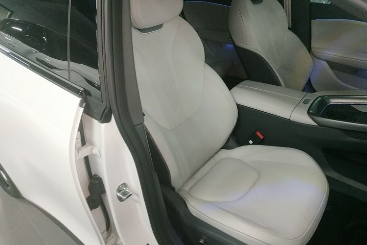 ARCFOX极狐 极狐 阿尔法S5 2024款 560MAX 185kW局部细节41