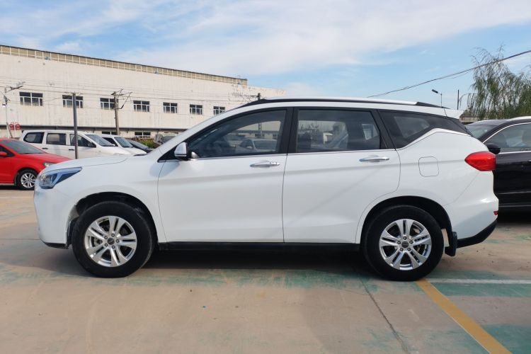 哈弗M6 2018款 1.5T 手动两驱都市型车身外观4