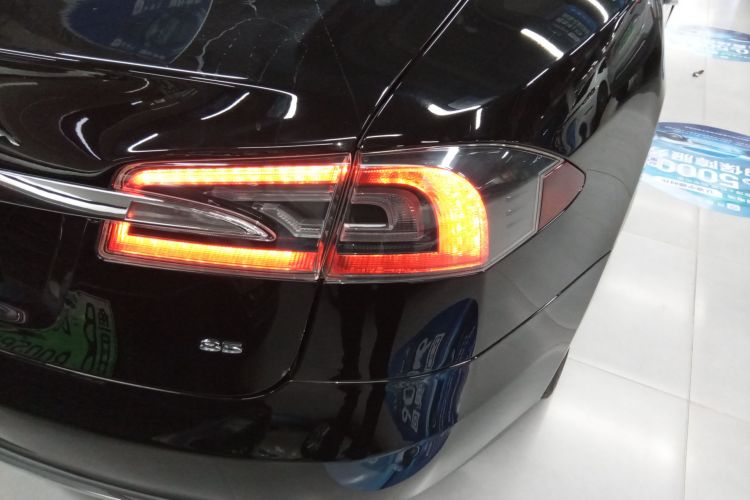 特斯拉 2014款 Model S 85车身外观9