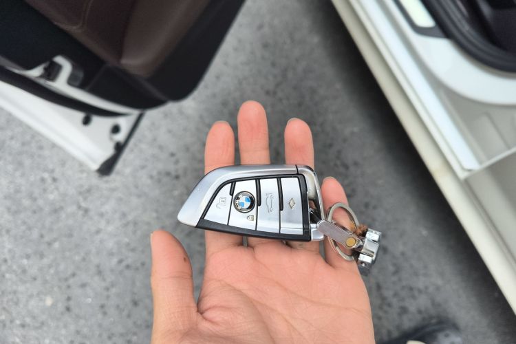 宝马5系 2020款 525Li M运动套装中控内饰7001