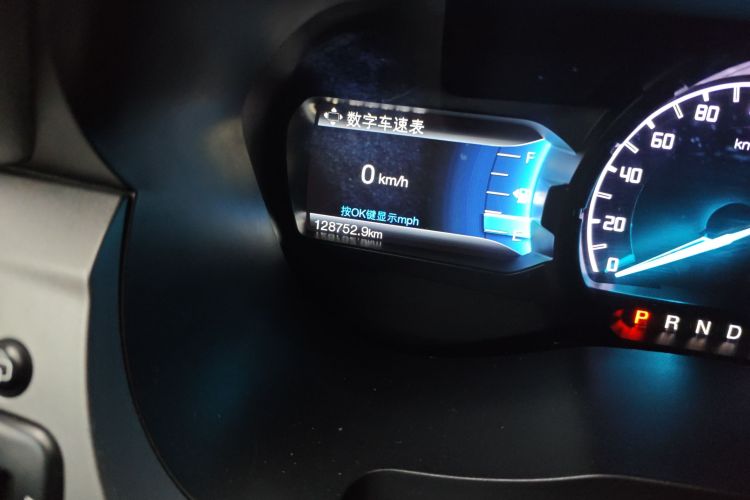 福特 撼路者 2017款 2.0T 汽油自动四驱豪华版 5座中控内饰15