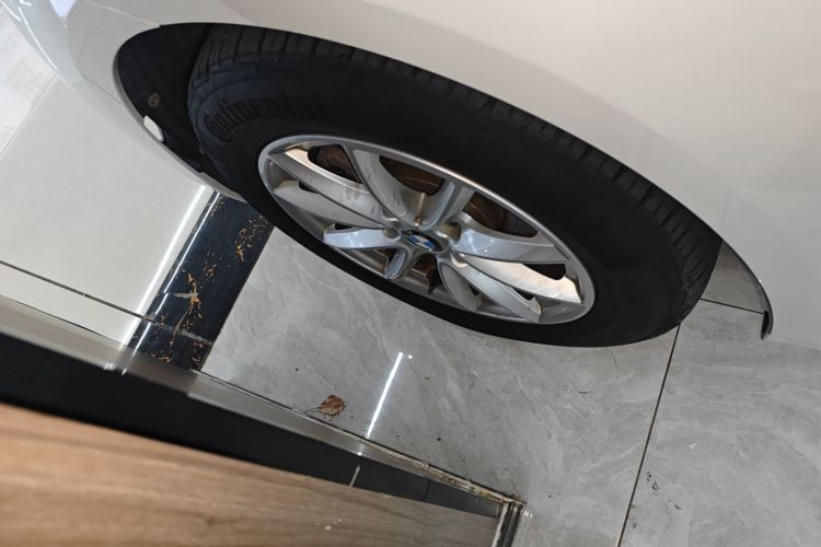 宝马2系旅行车 2019款 218i 时尚型车身外观6007