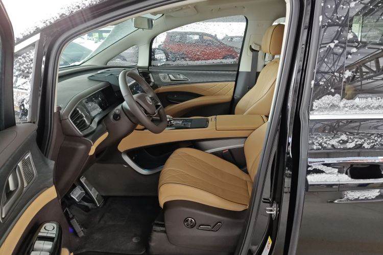 腾势D9 2024款 DM-i 1050 尊享型中控内饰7003