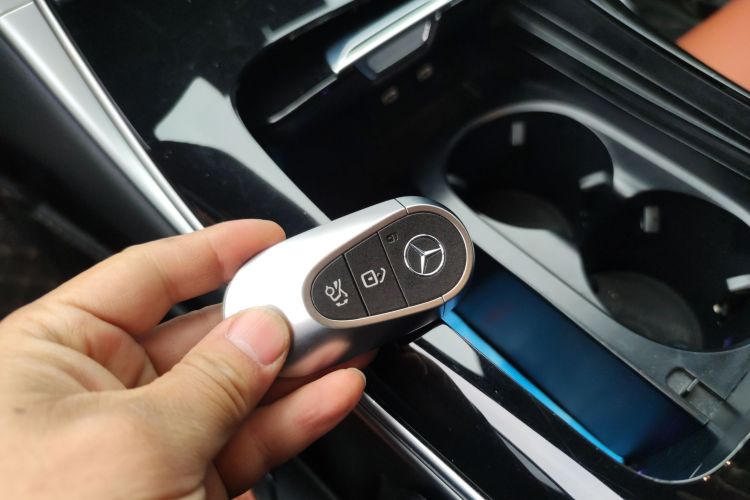 奔驰C级 2022款 改款 C 260 L 运动版中控内饰7001