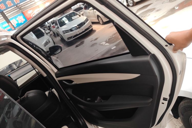 宝骏360 2019款 1.5L CVT精英型 国VI中控内饰7006