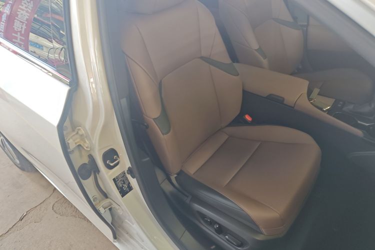 雷克萨斯ES 2023款 200 卓越版局部细节41