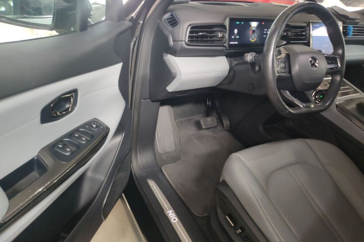 蔚来ES6 2022款 75kWh 运动版中控内饰7003